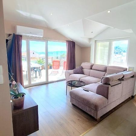 Apartman Tutti ชิเบนิก ภายนอก รูปภาพ