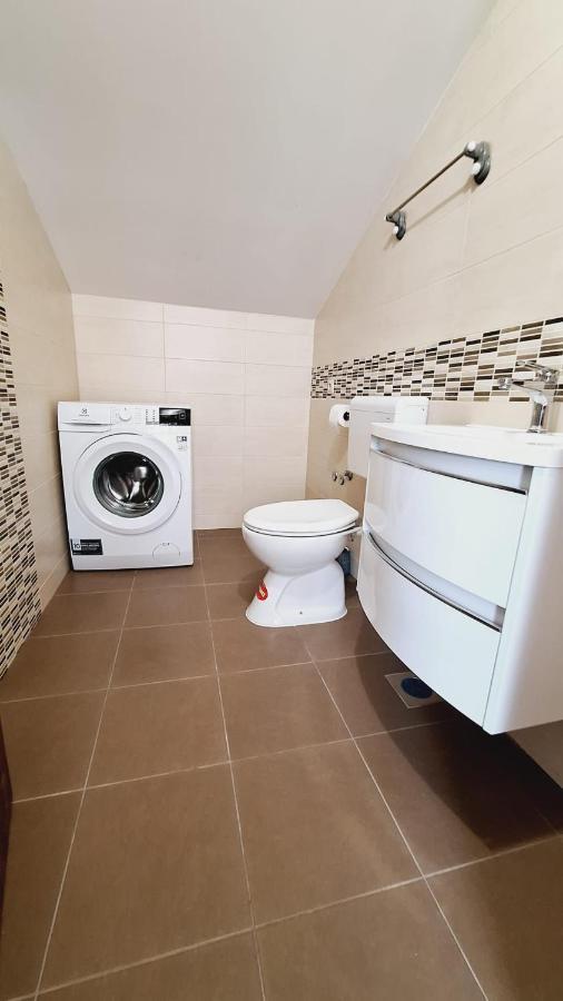 Apartman Tutti ชิเบนิก ภายนอก รูปภาพ