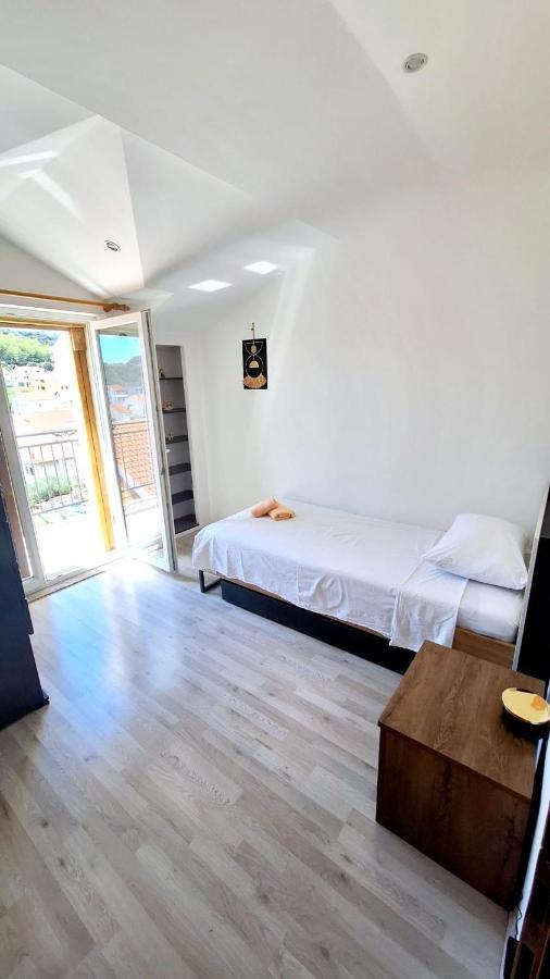 Apartman Tutti ชิเบนิก ภายนอก รูปภาพ