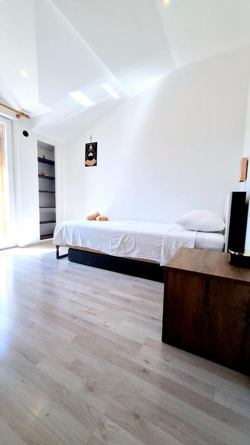 Apartman Tutti ชิเบนิก ภายนอก รูปภาพ